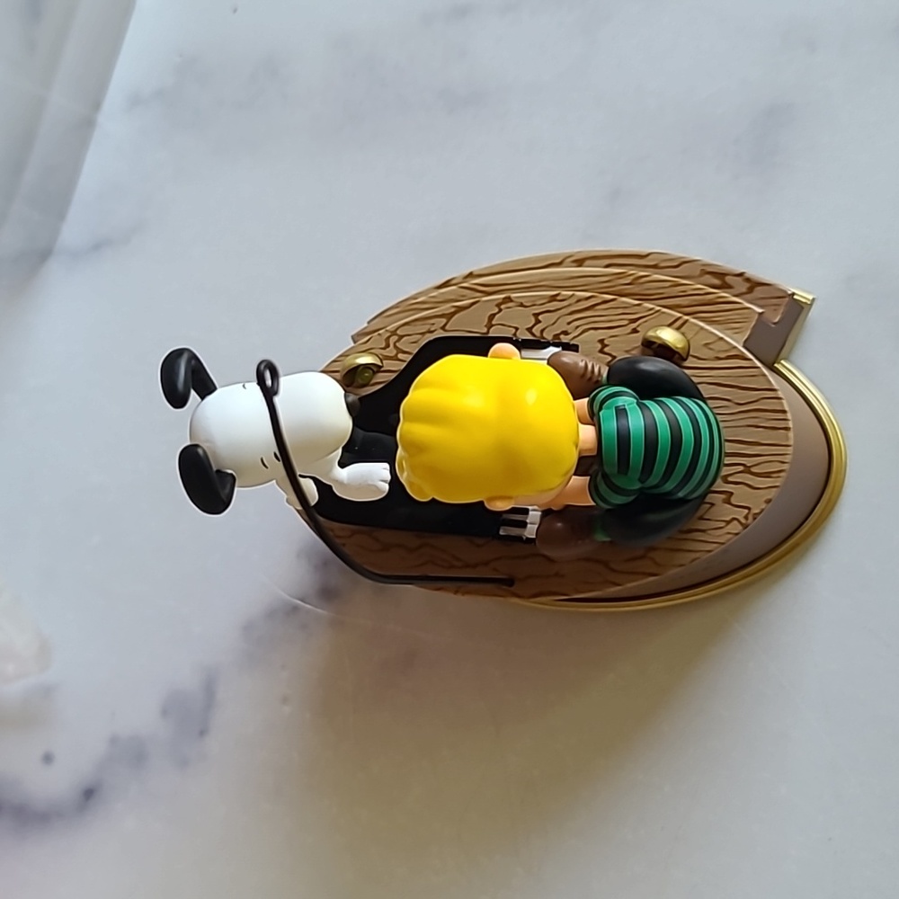 Hallmark Keepsake Ornament Peanuts 2004 Love To Dance! - Picture 12 of 12